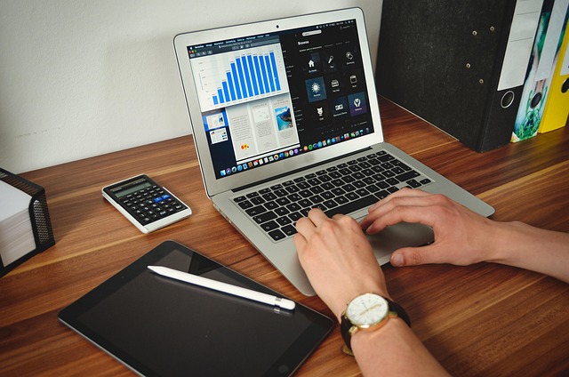 1761747327215361.jpg student-5224082_640.jpg